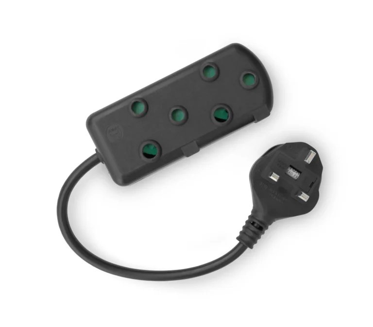 RCT 2 SA SOCKET MULTIPLUG WITH UK PLUG