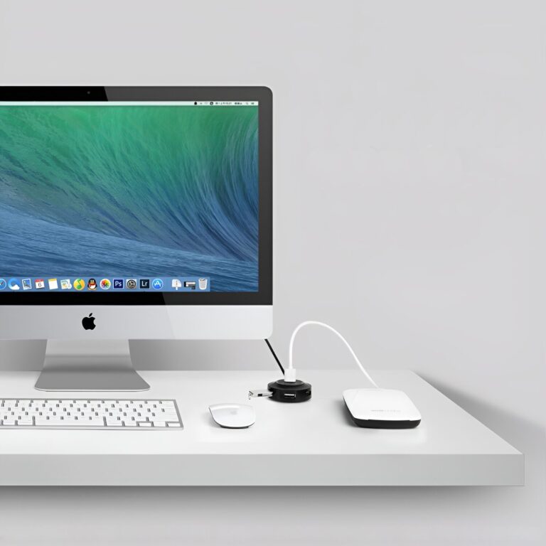 CR106-20277-WR-03.jpg UGREEN 4-IN 1 USB 2.0 Hub (20777) - Black