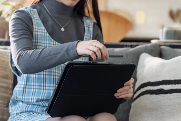 ZAGG-KB-Pro Keys 2-Apple-iPad Air 13 (M2)-Black-UK