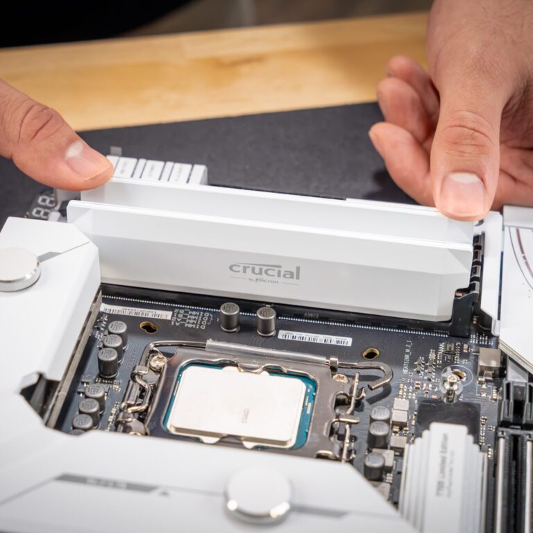 Crucial Pro DDR5-6400 64GB Overclocking Memory Kit - White