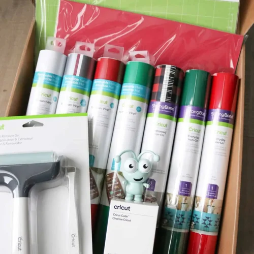 Cricut mystery box - Includes a Cutie and various consumables