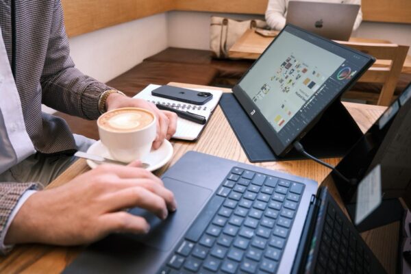 nov-pm156-fhd-6.jpeg 15.6-inch FHD IPS PORTABLE MONITOR USB-C